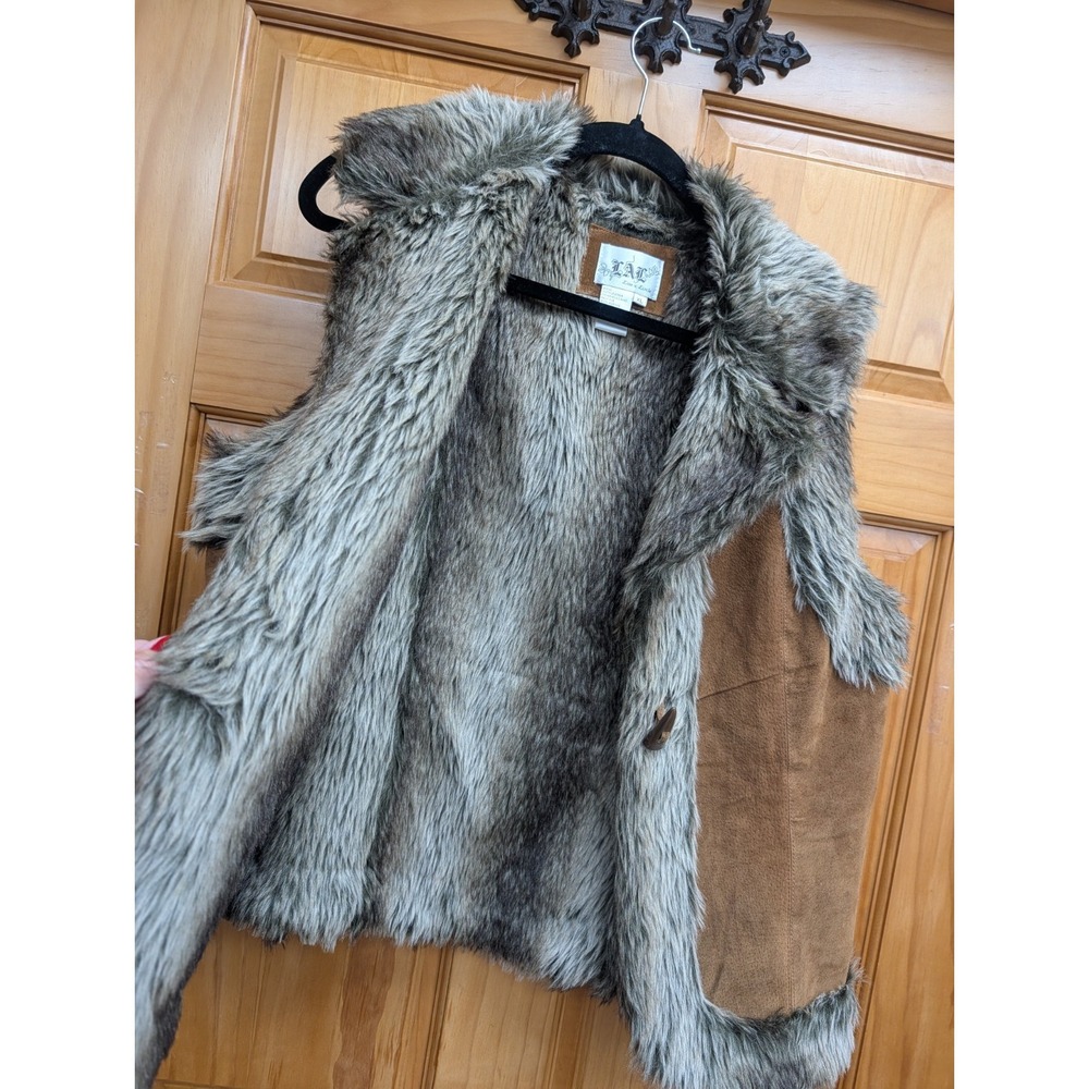 LAL LIve A Little Size XL Lined Faux Fur Brown Suede NEW Vest - Picture 3 of 12
